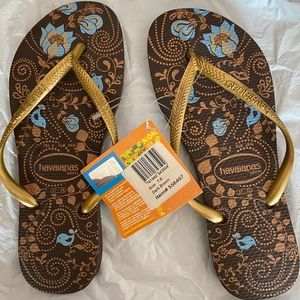 Women’s Havaianas size 7-8